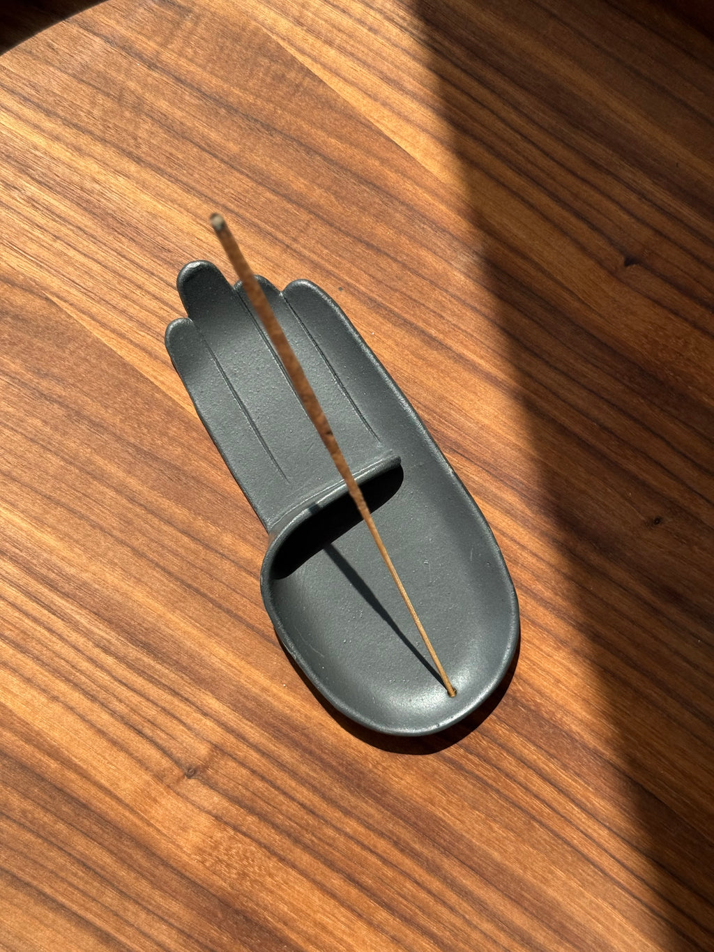 Ceramic Incense Holder “Hand”