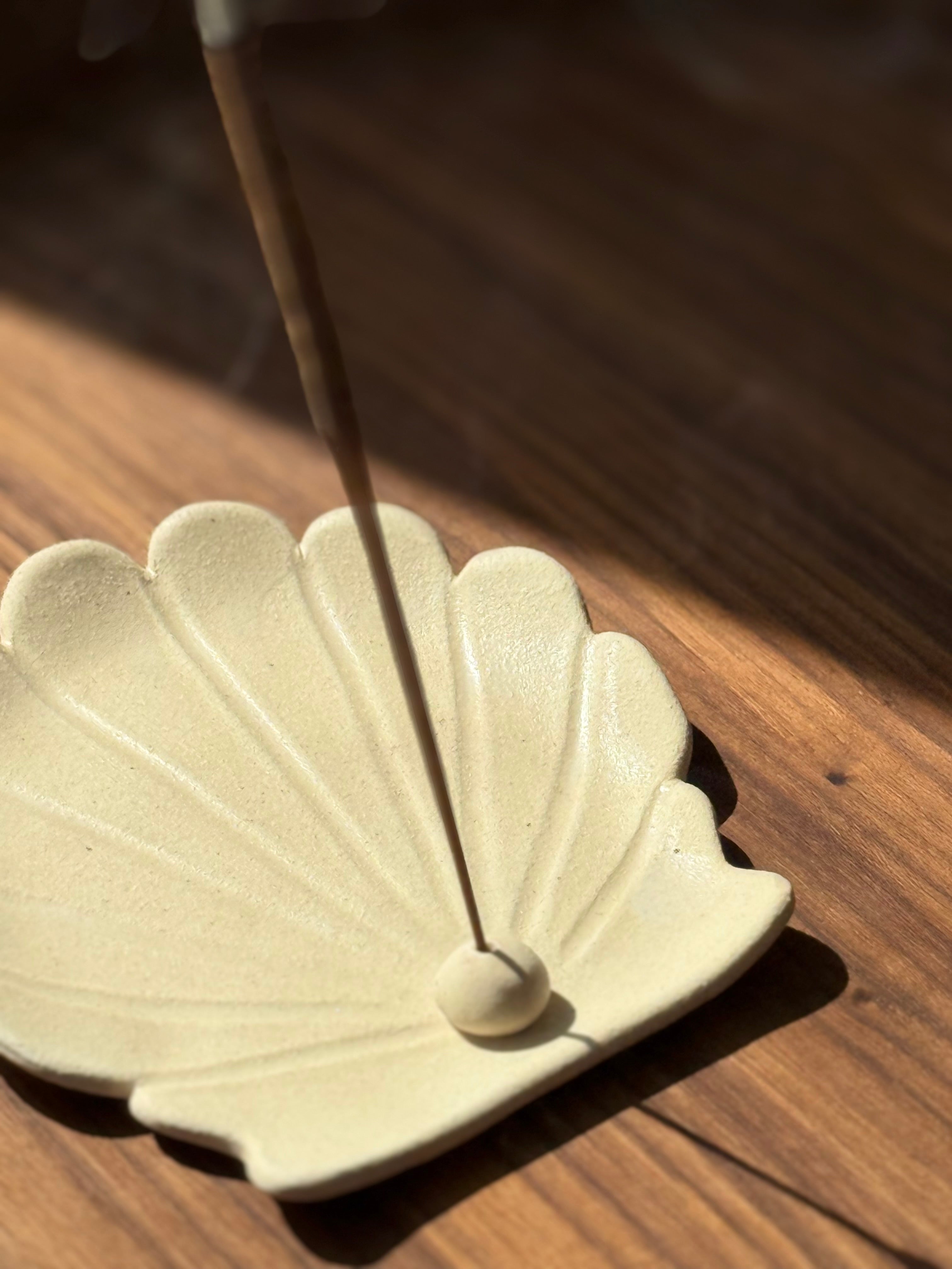 Ceramic Incense Holder “Shell”